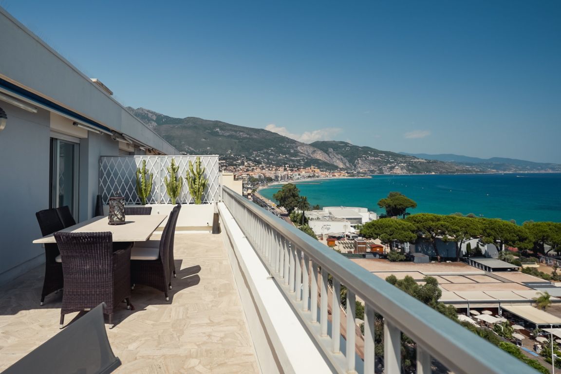 Vente Penthouse 4 pièces 185 m² Roquebrune-Cap-Martin